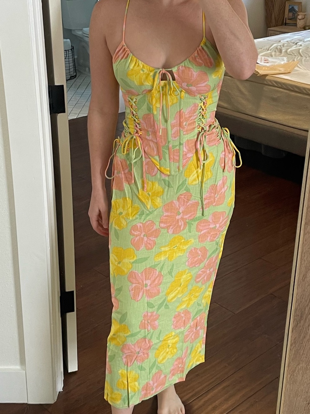 Sabo- Floral Tie-Front corset & midi skirt Set- in Pastel Yellow & Pink - Picture 6 of 7